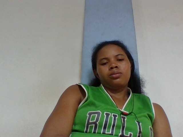 Juliah1a live cam on BongaCams