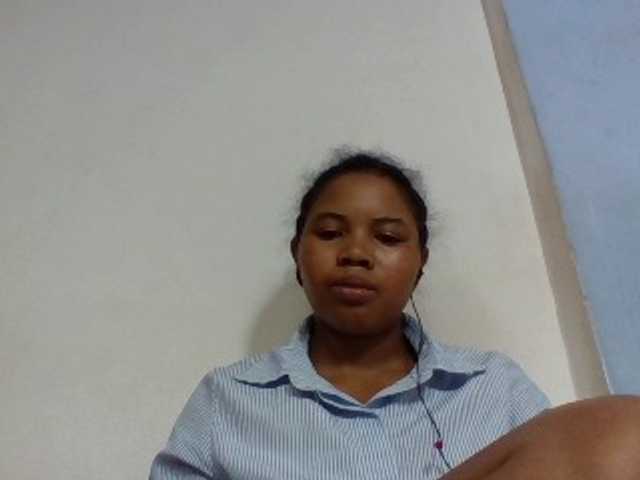 Juliah1a live cam on BongaCams