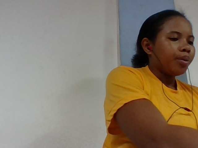 Juliah1a live cam on BongaCams