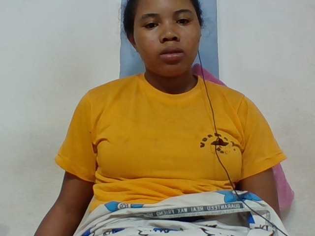 Juliah1a live cam on BongaCams