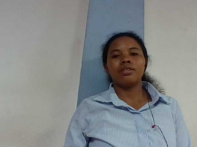 Juliah1a live cam on BongaCams