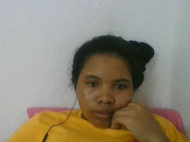 Juliah1a live cam on BongaCams