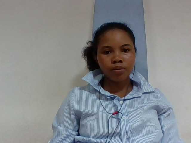 Juliah1a live cam on BongaCams