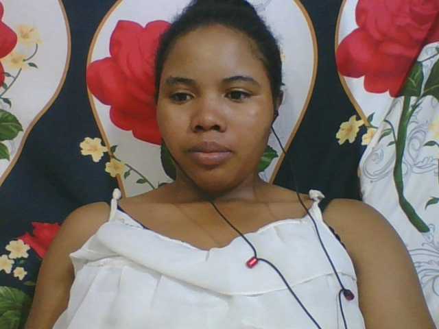 Juliah1a live cam on BongaCams