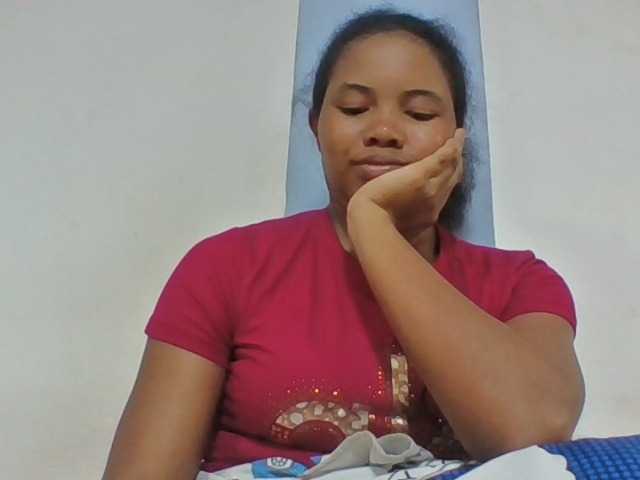 Juliah1a live cam on BongaCams