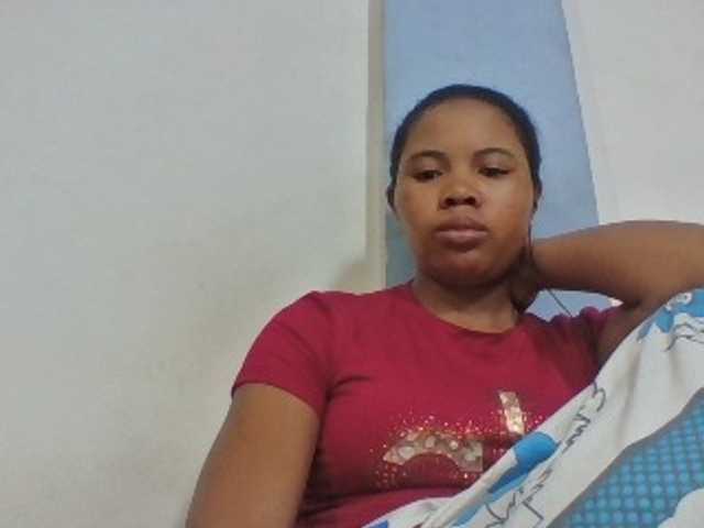 Juliah1a live cam on BongaCams