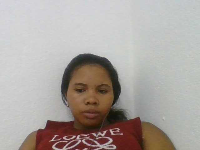 Juliah1a live cam on BongaCams
