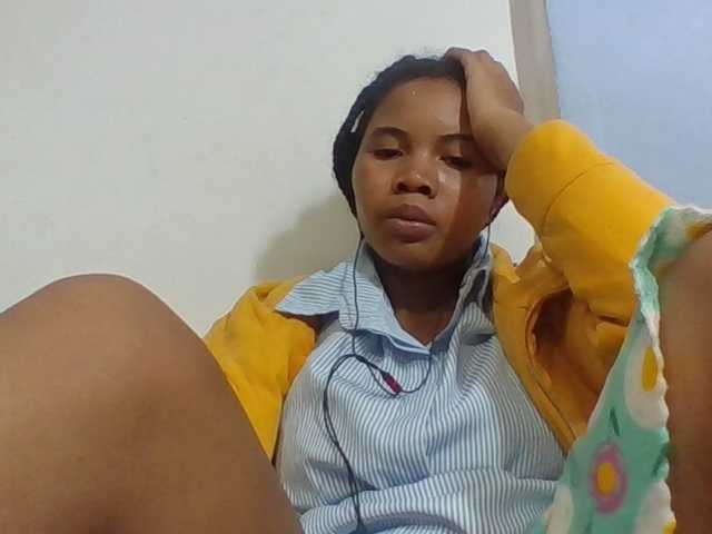 Juliah1a live cam on BongaCams