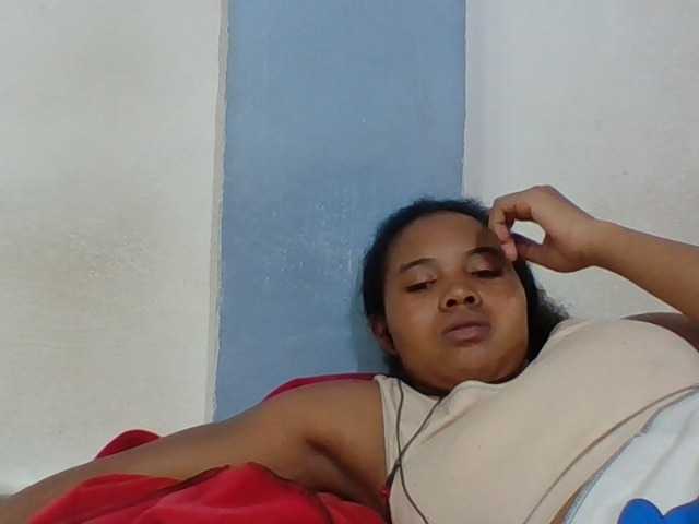 Juliah1a live cam on BongaCams