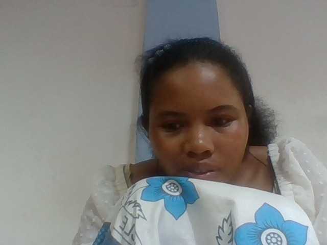 Juliah1a live cam on BongaCams