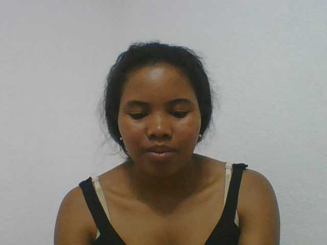 Juliah1a live cam on BongaCams