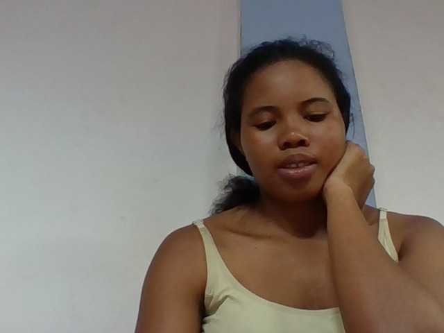 Juliah1a live cam on BongaCams