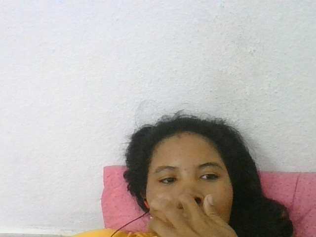 Juliah1a live cam on BongaCams