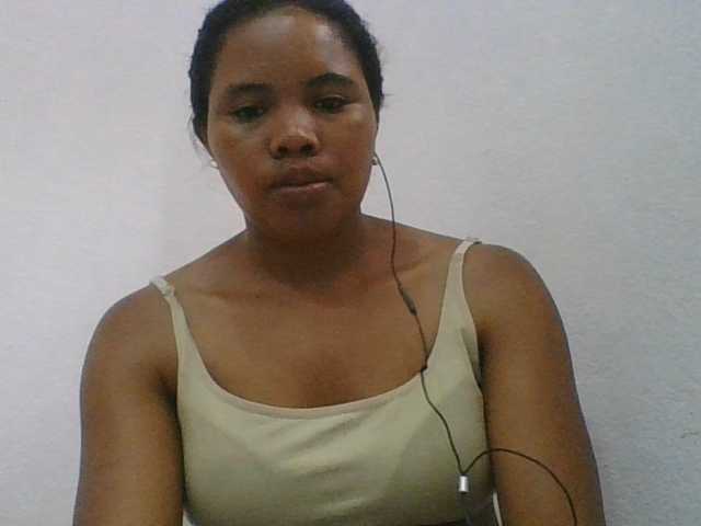 Juliah1a live cam on BongaCams