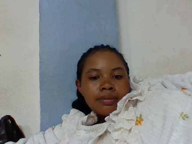 Juliah1a live cam on BongaCams