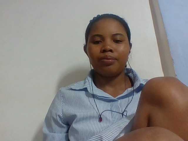 Juliah1a live cam on BongaCams
