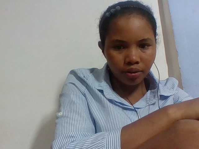 Juliah1a live cam on BongaCams