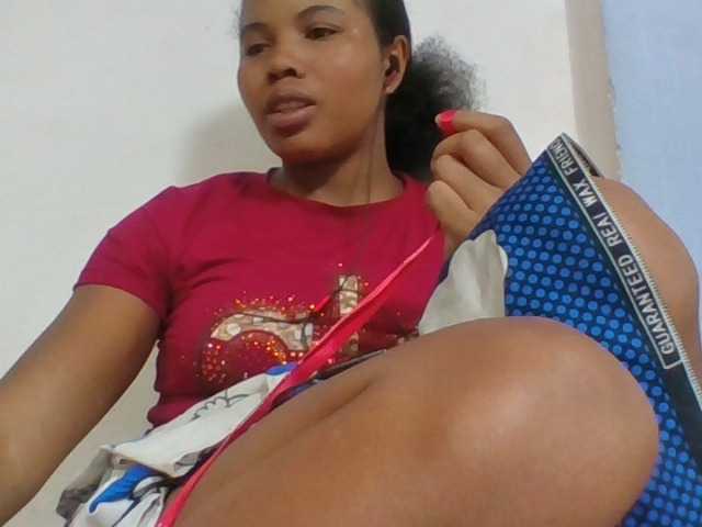 Juliah1a live cam on BongaCams