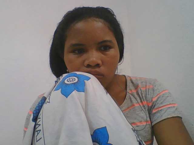 Juliah1a, live now on BongaCams
