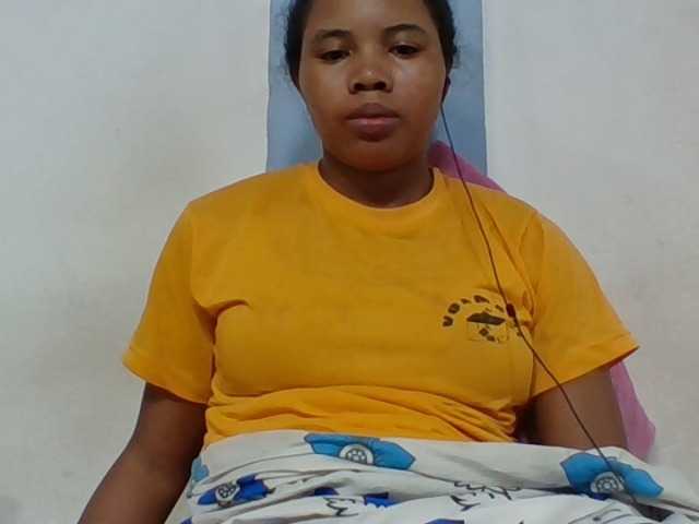 Juliah1a live cam on BongaCams