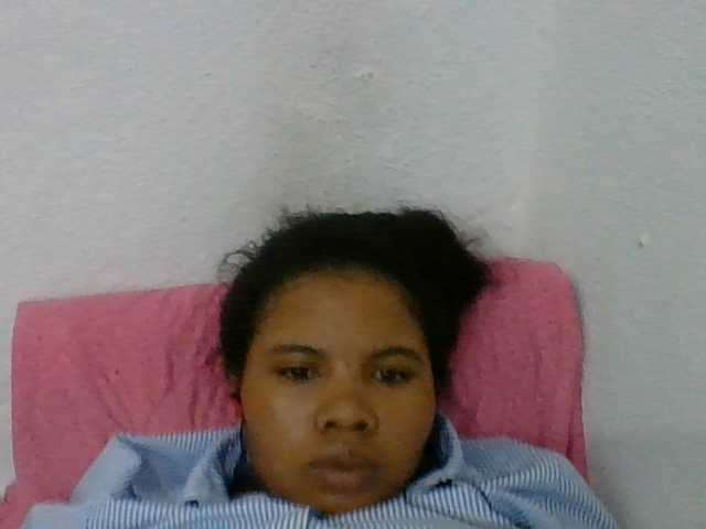 Juliah1a live cam on BongaCams