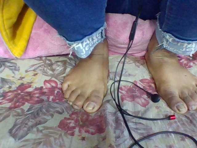 Juliah1a live cam on BongaCams