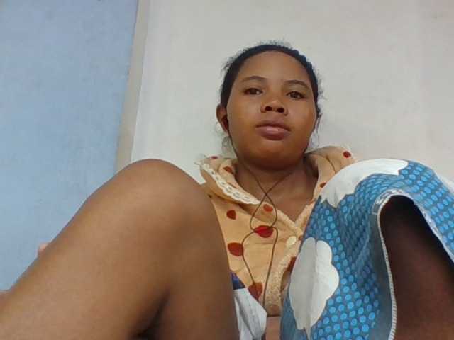 Juliah1a live cam on BongaCams