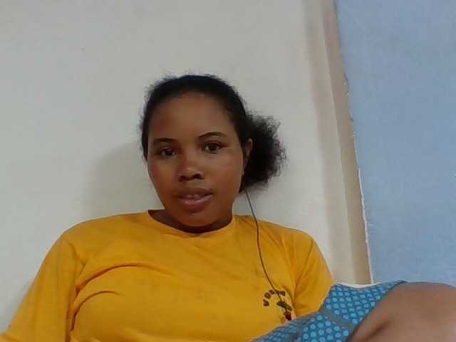 Juliah1a live cam on BongaCams