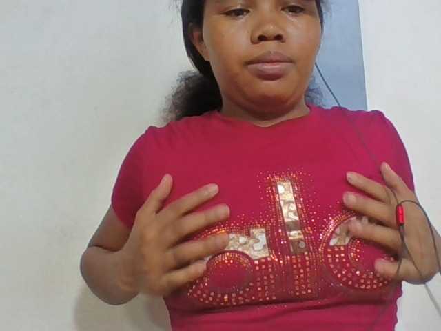 Juliah1a live cam on BongaCams