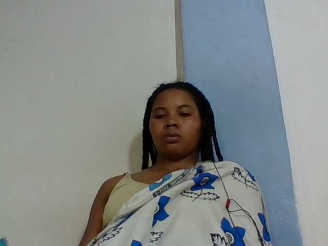 Juliah1a live cam on BongaCams