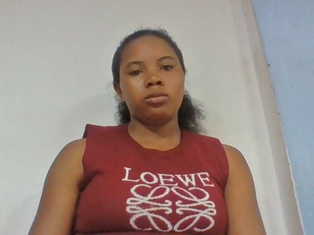 Juliah1a live cam on BongaCams