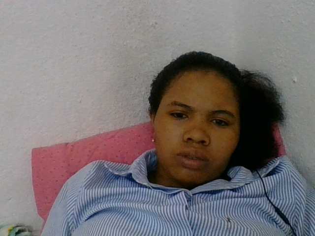 Juliah1a live cam on BongaCams