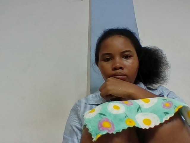 Juliah1a live cam on BongaCams