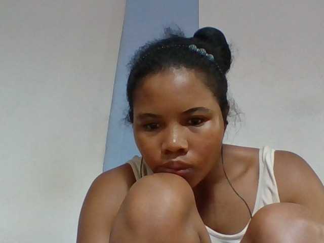 Juliah1a live cam on BongaCams