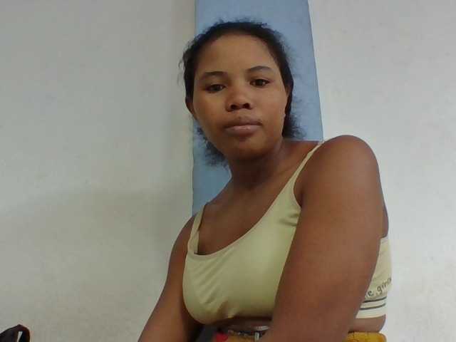 Juliah1a live cam on BongaCams