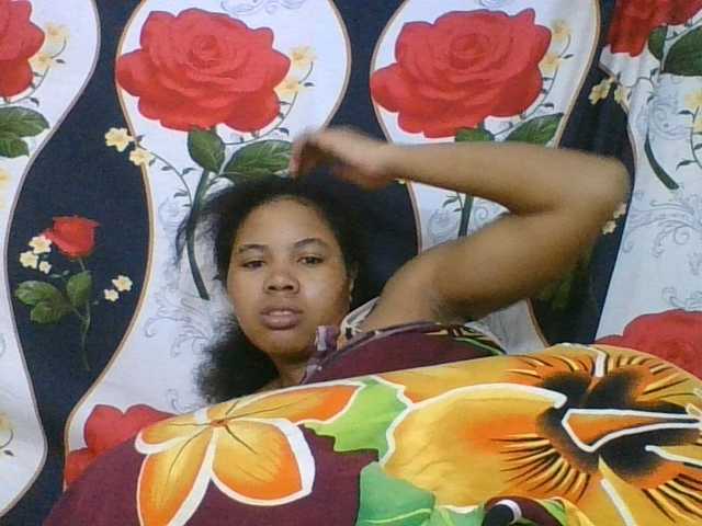 Juliah1a live cam on BongaCams