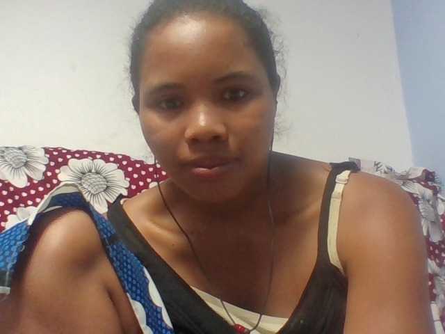 Juliah1a live cam on BongaCams