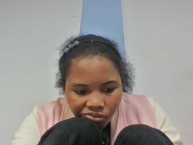 Juliah1a live cam on BongaCams