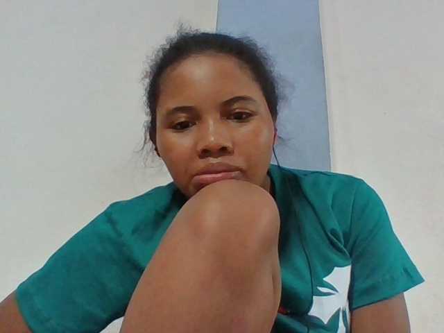 Juliah1a live cam on BongaCams