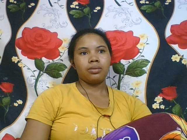 Juliah1a live cam on BongaCams
