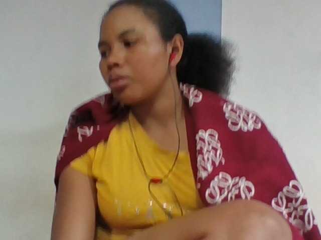 Juliah1a live webcam show