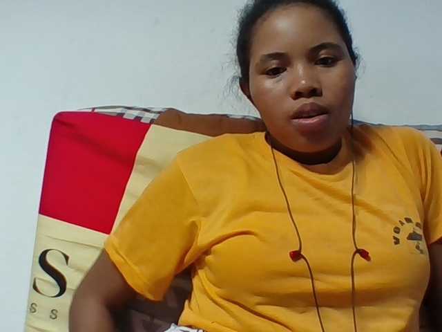 Juliah1a live cam on BongaCams