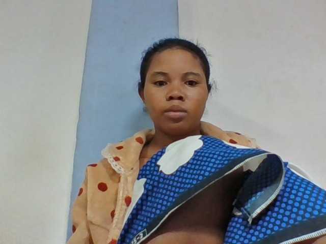 Juliah1a live cam on BongaCams