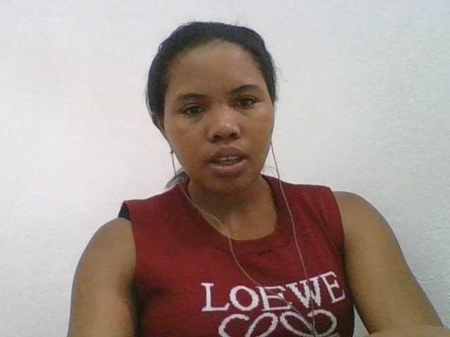 Juliah1a live cam on BongaCams