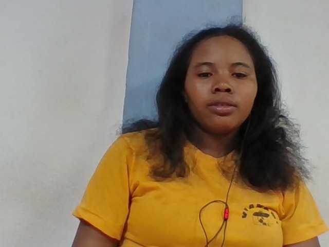 Juliah1a live cam on BongaCams