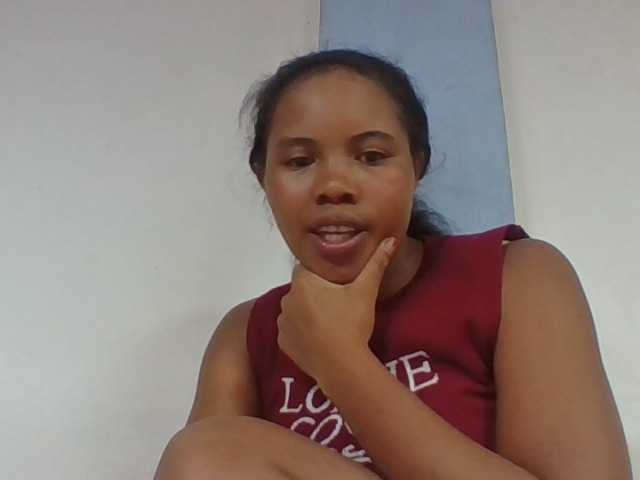 Juliah1a live cam on BongaCams