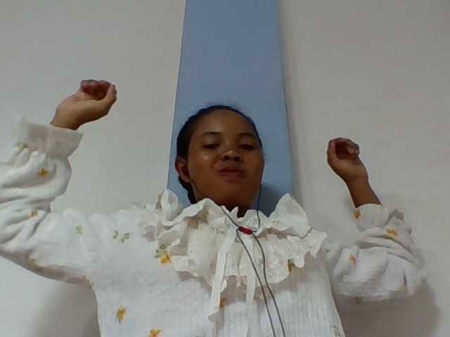 Juliah1a live cam on BongaCams