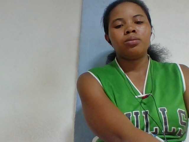 Juliah1a live cam on BongaCams