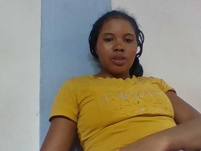 Juliah1a live cam on BongaCams