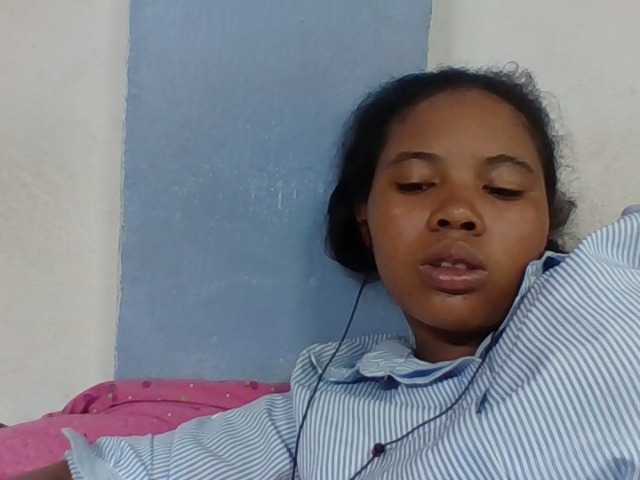 Juliah1a live cam on BongaCams